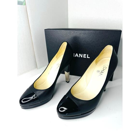 Chanel classic Black Patent Leather Toe Pumps with Metallic Silver Heel EU 40.5 - Picture 3 of 9